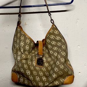 Dooney and bourke purse